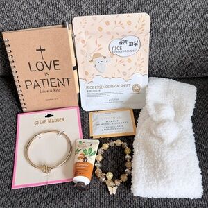 Bundle of 7 items- everything listed - gold